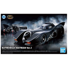 Carica l'immagine nel visualizzatore di Gallery, BATMAN 1989 BATMOBILE MODEL KIT 1/35