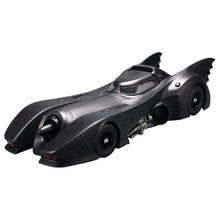 Carica l'immagine nel visualizzatore di Gallery, BATMAN 1989 BATMOBILE MODEL KIT 1/35