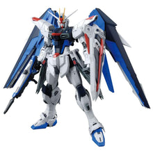 Carica l'immagine nel visualizzatore di Gallery, GUNPLA MG ZGMF-XS10A FREEDOM GUNDAM 1/100