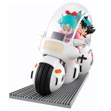 Carica l'immagine nel visualizzatore di Gallery, DRAGON BALL ICHIBANSHO BULMA AND GOKU ON BIKE