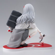Carica l'immagine nel visualizzatore di Gallery, JUNJI ITO GYARU TOMIE X HELLO KITTY ART FIGURE