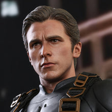 Carica l'immagine nel visualizzatore di Gallery, HOT TOYS 1:6 THE DARK KNIGHT TRILOGY BATMAN SIDESHOW EXCLUSIVE