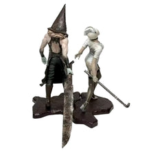 Carica l'immagine nel visualizzatore di Gallery, SILENT HILL 2 BUBBLE HEAD NURSE & PYRAMID HEAD PRIZE SET