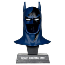 Carica l'immagine nel visualizzatore di Gallery, BATMAN KNIGHTFALL 1993 BATMAN COWL REPLICA 1:3