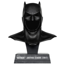 Carica l'immagine nel visualizzatore di Gallery, JUSTICE LEAGUE 2017 BATMAN COWL REPLICA 1:3