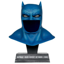 Carica l'immagine nel visualizzatore di Gallery, THE DARK KNIGHT RETURNS 1986 BATMAN COWL REPLICA 1:3