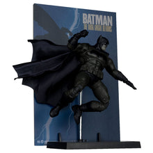 Carica l'immagine nel visualizzatore di Gallery, MCFARLANE COVER RECREATIONS THE DARK KNIGHT RETURNS #1