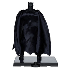 Carica l'immagine nel visualizzatore di Gallery, MCFARLANE COVER RECREATIONS THE DARK KNIGHT RETURNS #1