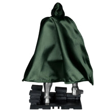 Carica l'immagine nel visualizzatore di Gallery, DOCTOR DOOM #1 1:6 PVC STATUE