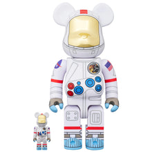 Load image into Gallery viewer, BEARBRICK 100% 400% APOLLO 17 ASTRONAUT