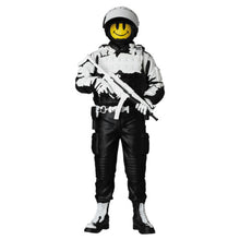 Carica l'immagine nel visualizzatore di Gallery, BRANDALISM RIOT COP STATUE ORIGINAL VERSION