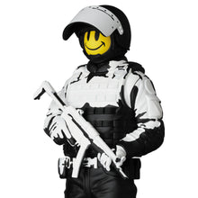Carica l'immagine nel visualizzatore di Gallery, BRANDALISM RIOT COP STATUE ORIGINAL VERSION