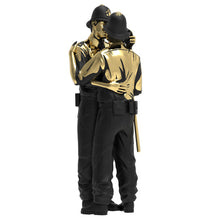 Carica l'immagine nel visualizzatore di Gallery, MIGHTY JAXX X BRANDALISED KISSING COPPERS GOLD RUSH