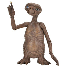 Carica l'immagine nel visualizzatore di Gallery, E.T. THE EXTRA-TERRESTRIAL 40TH ULTIMATE E.T. ACTION FIGURE