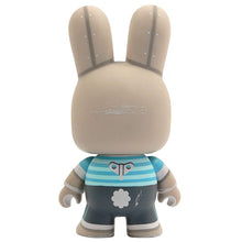 Load image into Gallery viewer, 5-INCH MINI QEE MR. PINKERTON BUNEE BROWN