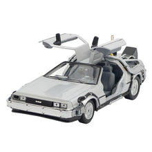 Carica l'immagine nel visualizzatore di Gallery, BACK TO THE FUTURE II DELOREAN TIME MACHINE 1:24
