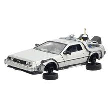 Carica l'immagine nel visualizzatore di Gallery, BACK TO THE FUTURE II DELOREAN TIME MACHINE 1:24