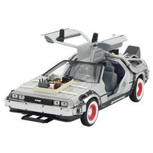 Carica l'immagine nel visualizzatore di Gallery, BACK TO THE FUTURE III DELOREAN TIME MACHINE 1:24