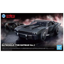 Carica l'immagine nel visualizzatore di Gallery, THE BATMAN BATMOBILE MODEL KIT 1/35
