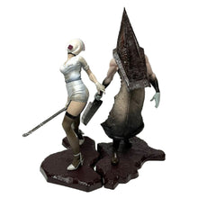 Carica l'immagine nel visualizzatore di Gallery, SILENT HILL 2 BUBBLE HEAD NURSE &amp; PYRAMID HEAD PRIZE SET
