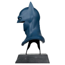 Carica l&#39;immagine nel visualizzatore di Gallery, BATMAN HUSH 2002 BATMAN COWL REPLICA 1:3
