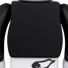 Carica l'immagine nel visualizzatore di Gallery, BEARBRICK 100% 400% MLB X PEANUTS SNOOPY WHITE SOX
