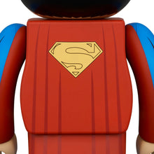 Carica l&#39;immagine nel visualizzatore di Gallery, BEARBRICK 100% 400% THE DARK KNIGHT RETURNS SUPERMAN
