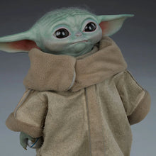 Carica l&#39;immagine nel visualizzatore di Gallery, STAR WARS THE MANDALORIAN THE CHILD LIFE-SIZE STATUE
