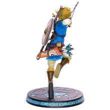 Carica l&#39;immagine nel visualizzatore di Gallery, THE LEGEND OF ZELDA BREATH OF THE WILD LINK STATUE
