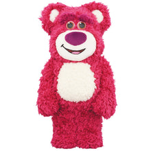 Carica l'immagine nel visualizzatore di Gallery, BEARBRICK 400% TOY STORY 3 LOTSO COSTUME VERSION
