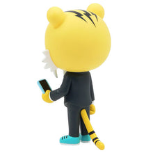 Carica l&#39;immagine nel visualizzatore di Gallery, TOKIDOKI SALARY MAN VINYL DOLL
