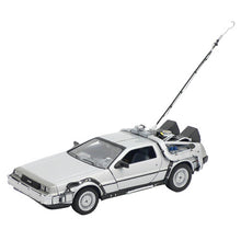 Carica l'immagine nel visualizzatore di Gallery, BACK TO THE FUTURE DELOREAN TIME MACHINE 1:24
