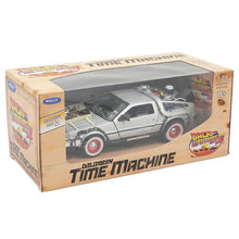 Carica l'immagine nel visualizzatore di Gallery, BACK TO THE FUTURE III DELOREAN TIME MACHINE 1:24
