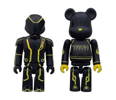 Disney_x_Medicom_TRON_Legacy_Kubrick_Be_rbrick_Set_1_Clu_Clu_s_Lightcycle