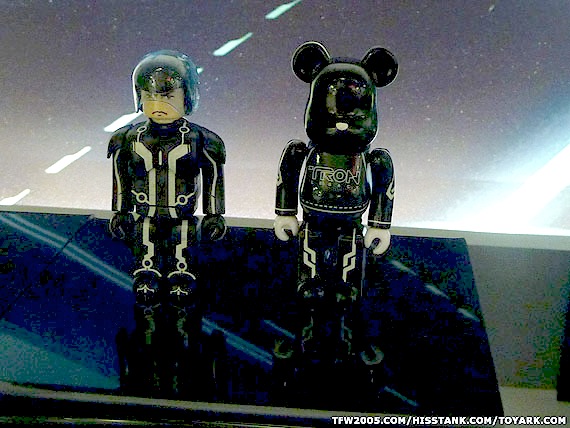 daft-punk-tron-medicom-toy-6