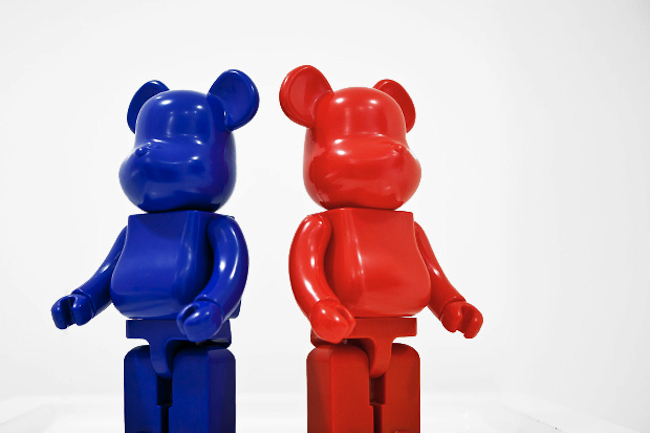 bearbrick-comme-des-garcons-jingle-flowers-1-1